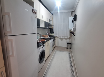 Güngören'de Tramvaya Yakın 3,Kat Kredili 2+1 Balkonlu 90 m2