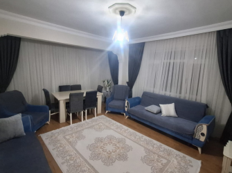 Güngören'de Tramvaya Yakın 3,Kat Kredili 2+1 Balkonlu 90 m2