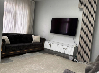 Güngören Güneştepe'de 1,Kat Arsa Tapulu 2+1 Tramvaya Yakın 90 m2