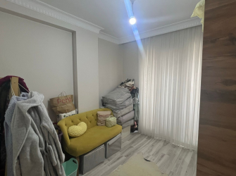 Güngören'de Tramvaya Yakın 1,Kat  10 Yıllık 2+1 Çift Cephe 70 m2 Balkonlu