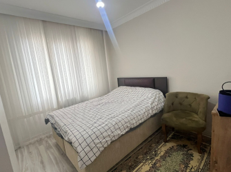 Güngören'de Tramvaya Yakın 1,Kat  10 Yıllık 2+1 Çift Cephe 70 m2 Balkonlu