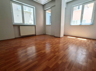 Güngören Güneştepe'de 1,Kat 2008 Yapımı 2+1 Kat Mülkiyetli 80 m2 Boş 