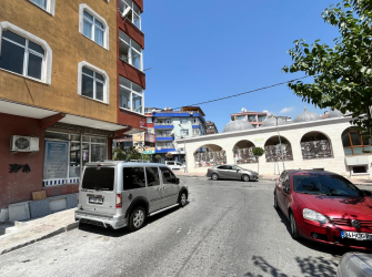 Bahçelievler Kocasinan'da 1,Kat Arsa Tapulu 2+1 Ön Cephe 1998 Yapımı 