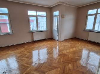 Güngören'de Tek Daireli 4,Kat Arsa Tapulu 2+1 Çift Balkonlu 90 m2 Boş