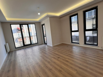 Güngören'de Tramvaya Yakın 2,Kat Sıfır 2+1 Asansörlü 85 m2 Ön Cephe