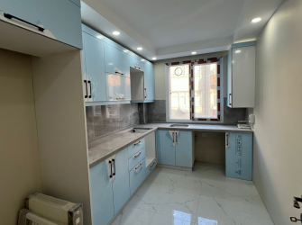 Bahçelievler'de Yıldıztepe Metroya Yakın 2, Kat E. Banyolu 3+1 Tek Daireli  130 m2 