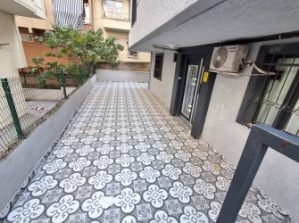 Güngören Güneştepe'de Sıfır 50 m2 Düz Giriş Gibi 1+1 Bahçe Katı