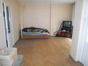 Bahçelievler'de Ferit Selime Yakın 1,Kat Arsa Tapulu 3+1 Balkonlu  Daire