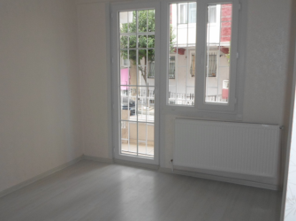 Güngören Akıncılar'da 2+1 Kredili Ön Cephe 80 m2 Balkonlu Yüksek Giriş
