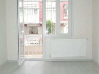 Güngören Akıncılar'da 2+1 Kredili Ön Cephe 80 m2 Balkonlu Yüksek Giriş