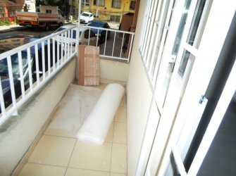 Güngören Akıncılar'da 75 m2 Balkonlu 2+1 Ön Cephe Yüksek Giriş