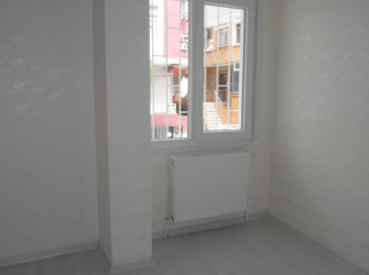 Güngören Akıncılar'da 2+1 Kredili Ön Cephe 80 m2 Balkonlu Yüksek Giriş