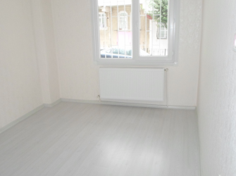 Güngören Akıncılar'da 2+1 Kredili Ön Cephe 80 m2 Balkonlu Yüksek Giriş