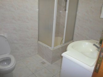 Bakırköy Adliye'nin Karşısı 1,Kat Çift Balkonlu Kiralık 2+1 Daire /İşyeri