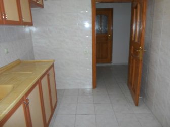 Bakırköy Adliye'nin Karşısı 1,Kat Çift Balkonlu Kiralık 2+1 Daire /İşyeri