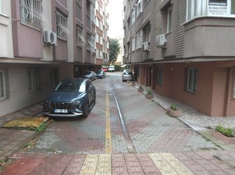 Bakırköy Adliye'nin Karşısı 1,Kat Çift Balkonlu Kiralık 2+1 Daire /İşyeri