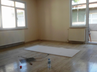 Güngören Akıncılar'da 4,Kat Çift Balkonlu 2+1Kiralık 90 m2 Daire
