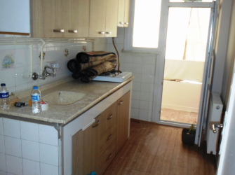 Güngören Akıncılar'da 4,Kat Çift Balkonlu 2+1Kiralık 90 m2 Daire