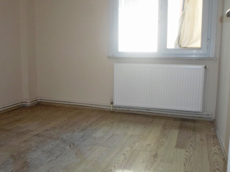 Güngören Akıncılar'da 4,Kat Çift Balkonlu 2+1Kiralık 90 m2 Daire