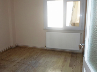 Güngören Akıncılar'da 4,Kat Çift Balkonlu 2+1Kiralık 90 m2 Daire