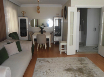 Bahçelievler Cumhuriyet'te 3+1Kat Dubleks 160 m2 Çift Girişli 3 Banyolu 