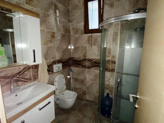 Güngören Haznedar'da 1+1 Metronun Karşısı 60 m2 İskanlı 7 Yıllık Bahçe Katı 