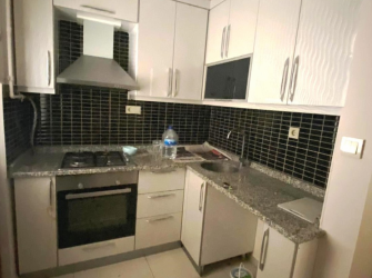 Güngören Haznedar'da 1+1 Metronun Karşısı 60 m2 İskanlı 7 Yıllık Bahçe Katı 