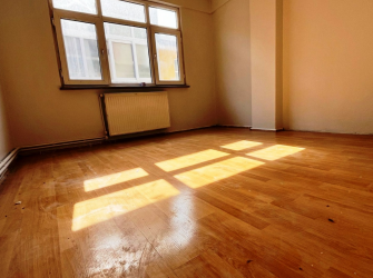 Bahçelievler Camlıkahve'de 5,Kat Balkonlu2+1Cadde Üstü 90 m2 Daire