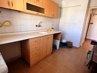 Bahçelievler Camlıkahve'de 5,Kat Balkonlu2+1Cadde Üstü 90 m2 Daire