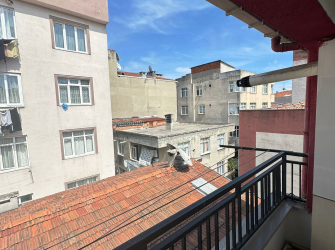 Bağcılar Parseller'de 4,Kat Arsa Tapulu 2+1 Balkonlu 70 m2 Daire 