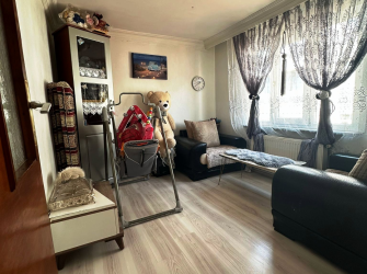 Bağcılar Parseller'de 4,Kat Arsa Tapulu 2+1 Balkonlu 70 m2 Daire 