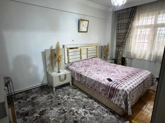 Güngören Akıncılar 2+1 Tramvaya Yakın 90 m2 Balkonlu Yüksek Giriş