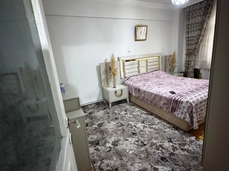 Güngören Akıncılar 2+1 Tramvaya Yakın 90 m2 Balkonlu Yüksek Giriş