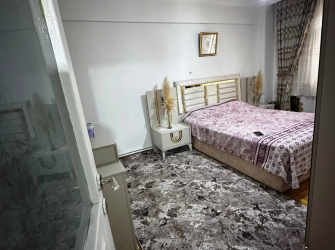 Güngören Akıncılar 2+1 Tramvaya Yakın 90 m2 Balkonlu Yüksek Giriş