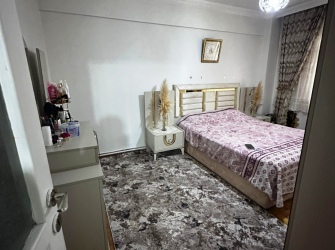 Güngören Akıncılar 2+1 Tramvaya Yakın 90 m2 Balkonlu Yüksek Giriş