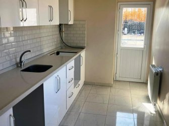 Avcılar Tahtakale'de 1,Kat 80 m2 Balkonlu 2+1 Kiralık 2 Yıllık Bina