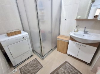 Güngören Akıncılar'da 75 m2 Balkonlu 2+1 Ön Cephe Yüksek Giriş