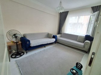 Güngören Akıncılar'da 75 m2 Balkonlu 2+1 Ön Cephe Yüksek Giriş