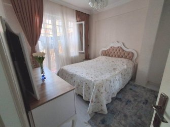 Güngören Akıncılar'da 75 m2 Balkonlu 2+1 Ön Cephe Yüksek Giriş