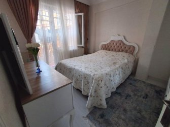 Güngören Akıncılar'da 75 m2 Balkonlu 2+1 Ön Cephe Yüksek Giriş