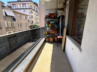 Bahçelievler Şirinevler'de 4,Kat Genç Bina 3+1 Asansörlü 120 m2 Boş Daire