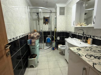 Bahçelievler Şirinevler'de 4,Kat Genç Bina 3+1 Asansörlü 120 m2 Boş Daire