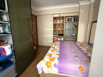 Bahçelievler Şirinevler'de 4,Kat Genç Bina 3+1 Asansörlü 120 m2 Boş Daire