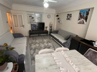 Güngören M.Çakmak'ta 2,Kat Kredili 3+1Ön Cephe 120 m2 Çift Balkonlu