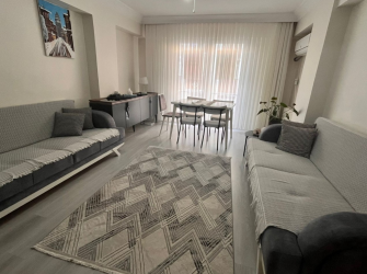 Güngören M.Çakmak'ta 2,Kat Kredili 3+1Ön Cephe 120 m2 Çift Balkonlu