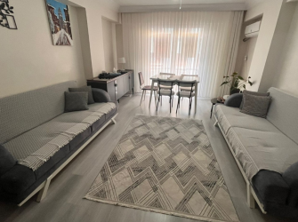 Güngören M.Çakmak'ta 2,Kat Kredili 3+1Ön Cephe 120 m2 Çift Balkonlu