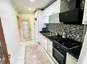 Bahçelievler'de 8 Yıllık Şirinevler Meydana Yakın 4,Kat  Asansörlü 2+1