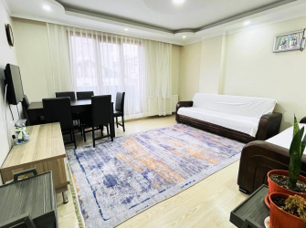 Bahçelievler'de 8 Yıllık Şirinevler Meydana Yakın 4,Kat  Asansörlü 2+1