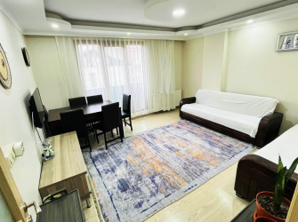 Bahçelievler'de 8 Yıllık Şirinevler Meydana Yakın 4,Kat  Asansörlü 2+1