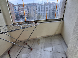 Bahçelievler Camlıkahve'de 4,Kat Asansörlü 8 Yıllık 100 m2 Ön Cephe